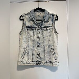 VTG ChiQle Y2K  Acid Wash. Stone Wash. Denim Vest. Button Up Sleeveless Collared
